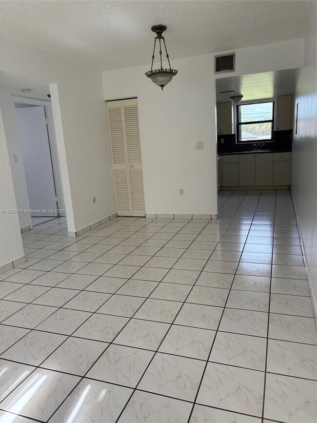 Foto del edificio - 231 E 7th St