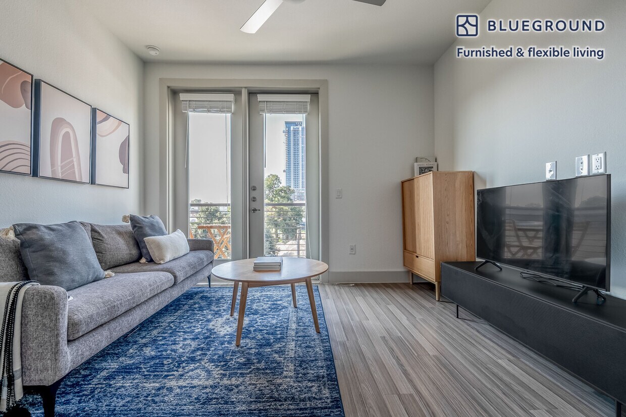 Foto principal - 710 E 3rd St