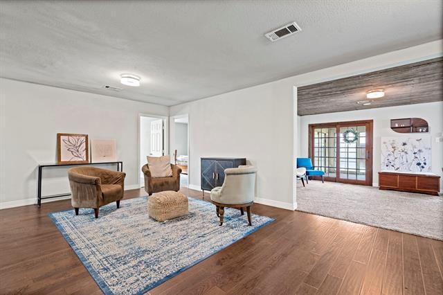 Foto del edificio - 2942 Esterbrook Dr