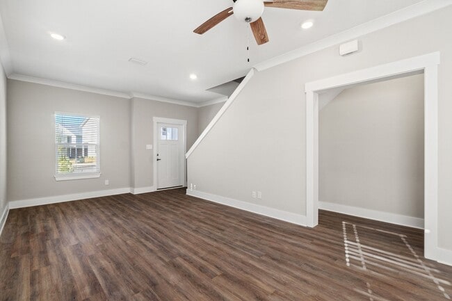 Foto del edificio - 292 Date Palm Ln