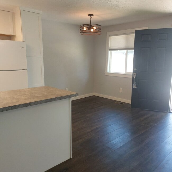 Building Photo - Completely Remodeled 2 bedroom Duplex with...