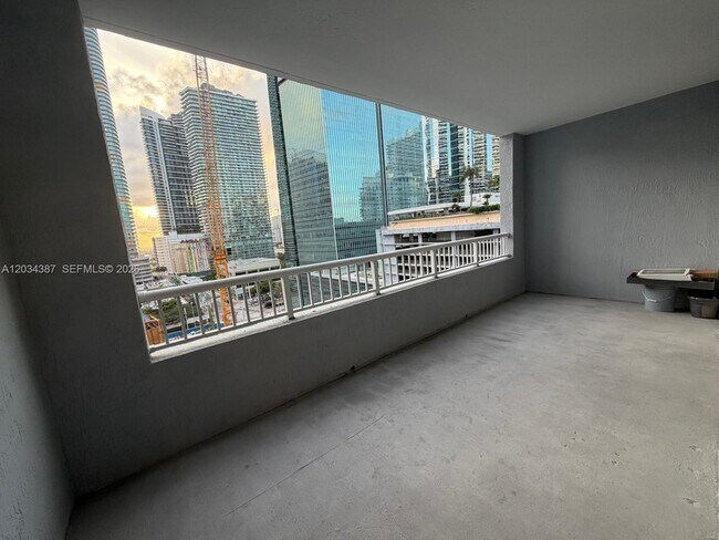 Foto del edificio - 170 SE 14th St