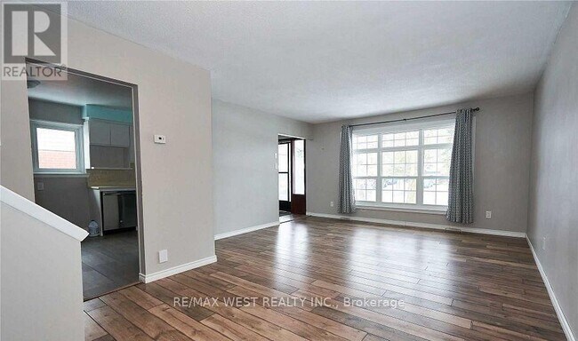 Photo du bâtiment - 323 Centre St