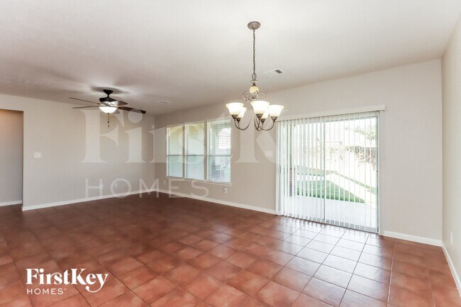 Foto del edificio - 16302 Stable Manor Ln