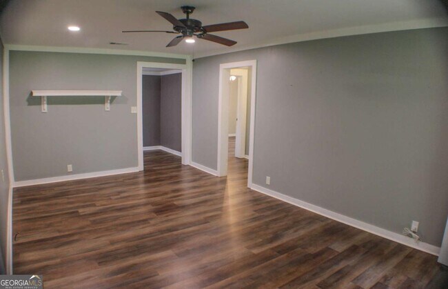 Foto del edificio - 1812 Barnesville St