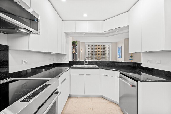 Foto del edificio - 801 Brickell Key Blvd