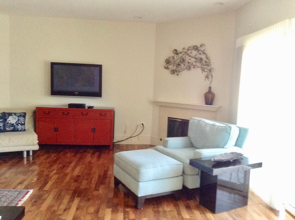 107 El Camino Real Unit 203, Burlingame, CA 94010 Condo for Rent in