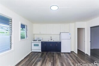 Building Photo - 1719 Nuuanu Ave