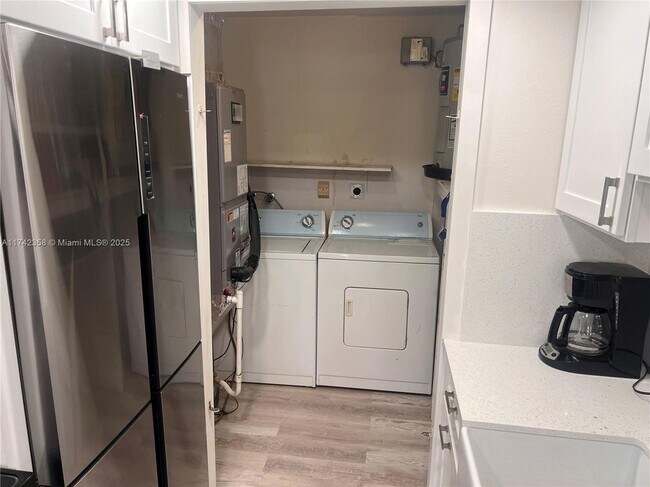 Foto del edificio - 820 SW 12th Ave