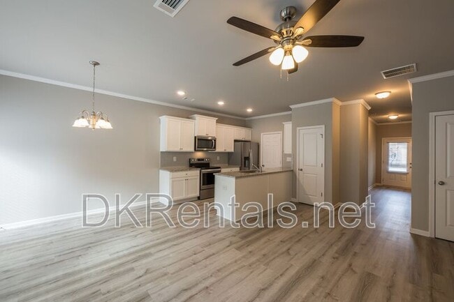 Building Photo - 3697 Acorn Dr