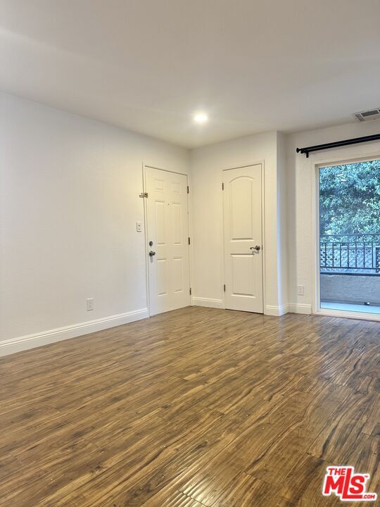 Building Photo - 6620 Hazeltine Ave