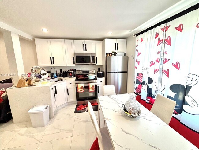Foto del edificio - 247 NE 118th St