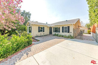 Building Photo - 4617 Palm Dr