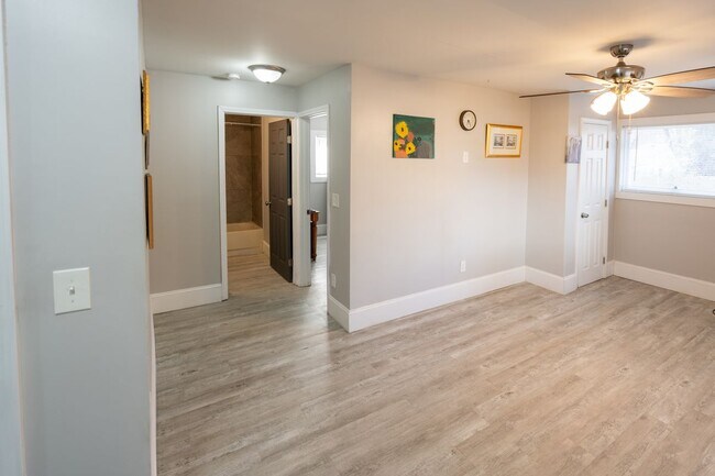 Foto del edificio - 2881 Sylvan Rd