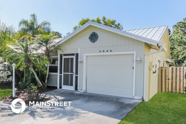 Foto del edificio - 6846 SE Raintree Ave