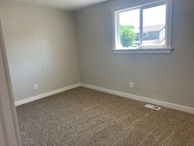 Building Photo - 4590 Jennifer