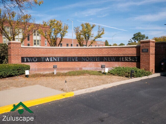 Foto del edificio - 2 br, 2 bath House - 225 N. New Jersey St....