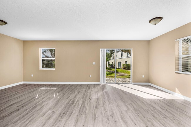 Foto del edificio - 959 SW 15th St
