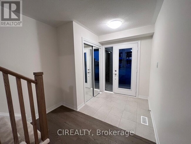 Building Photo - 118 Solstice Cir