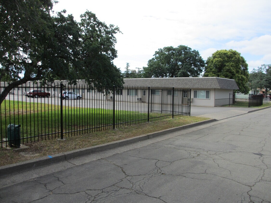 Primary Photo - 2779 Reservoir Ln