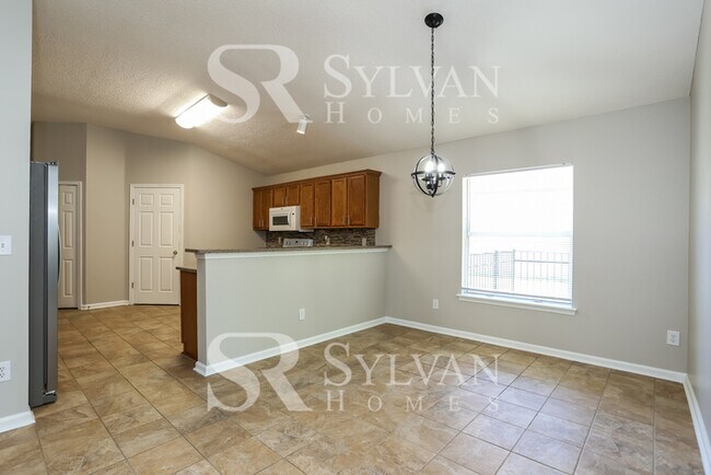 Foto del edificio - Lease today! No extra charge for contentme...