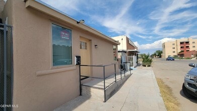 Building Photo - 817 E 3rd Ave