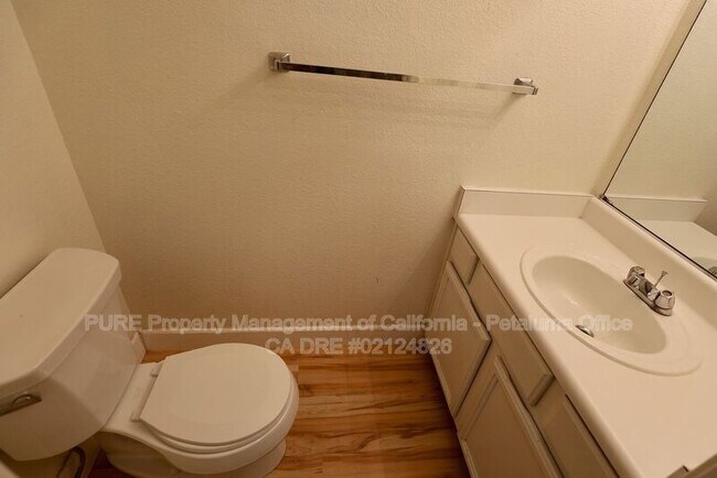 Building Photo - 21 Meadowbrook Ct