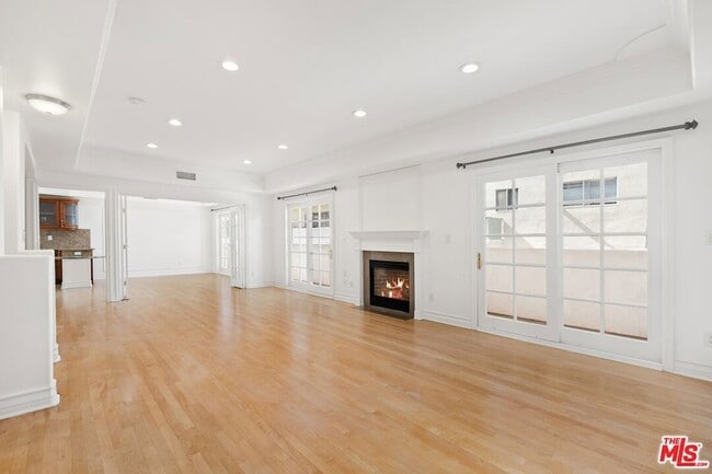 Photo - 11723 Mayfield Ave Apartment