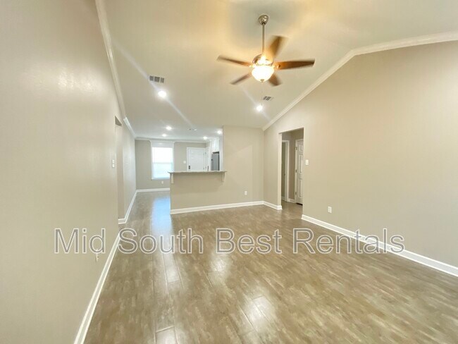 Foto del edificio - 201 Redbud Ct