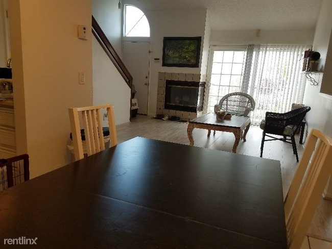 Building Photo - 2 br, 2 bath Condo - 2434 Village Green