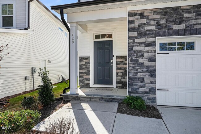Foto del edificio - Room in House on Longleaf Gln Ln
