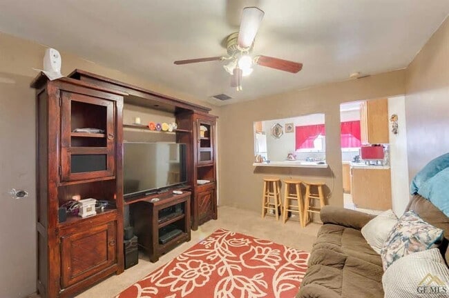 Building Photo - Charming 3 Bedroom Home in the Heart of Taft!