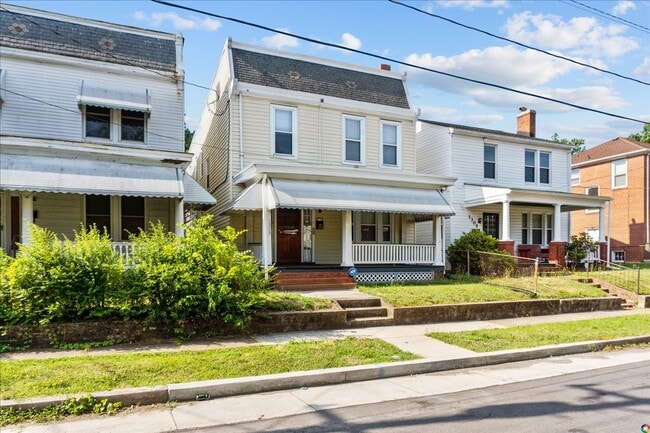Building Photo - 1313 N 35th St