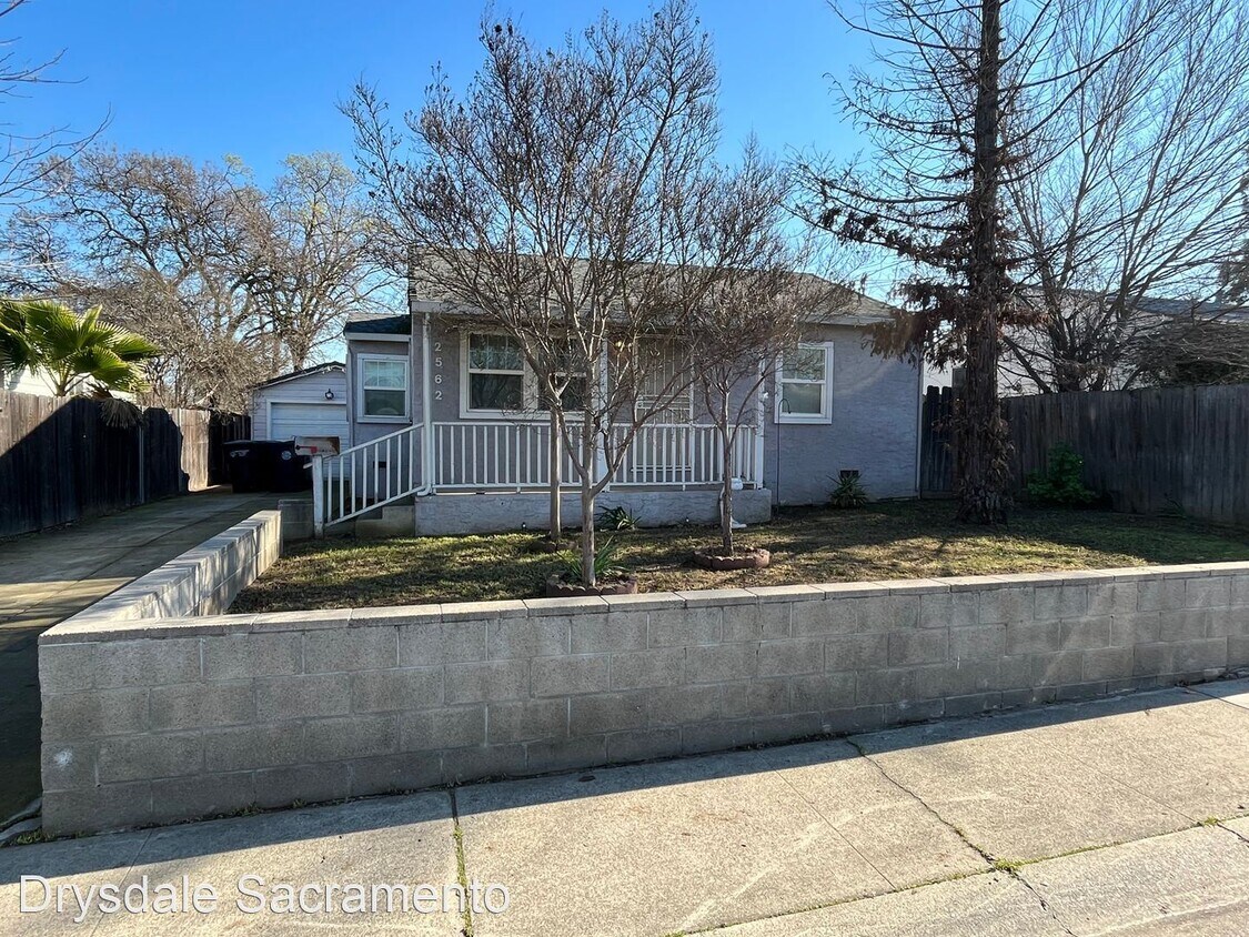 Foto principal - 2 br, 1 bath House - 2562 Norwood Ave