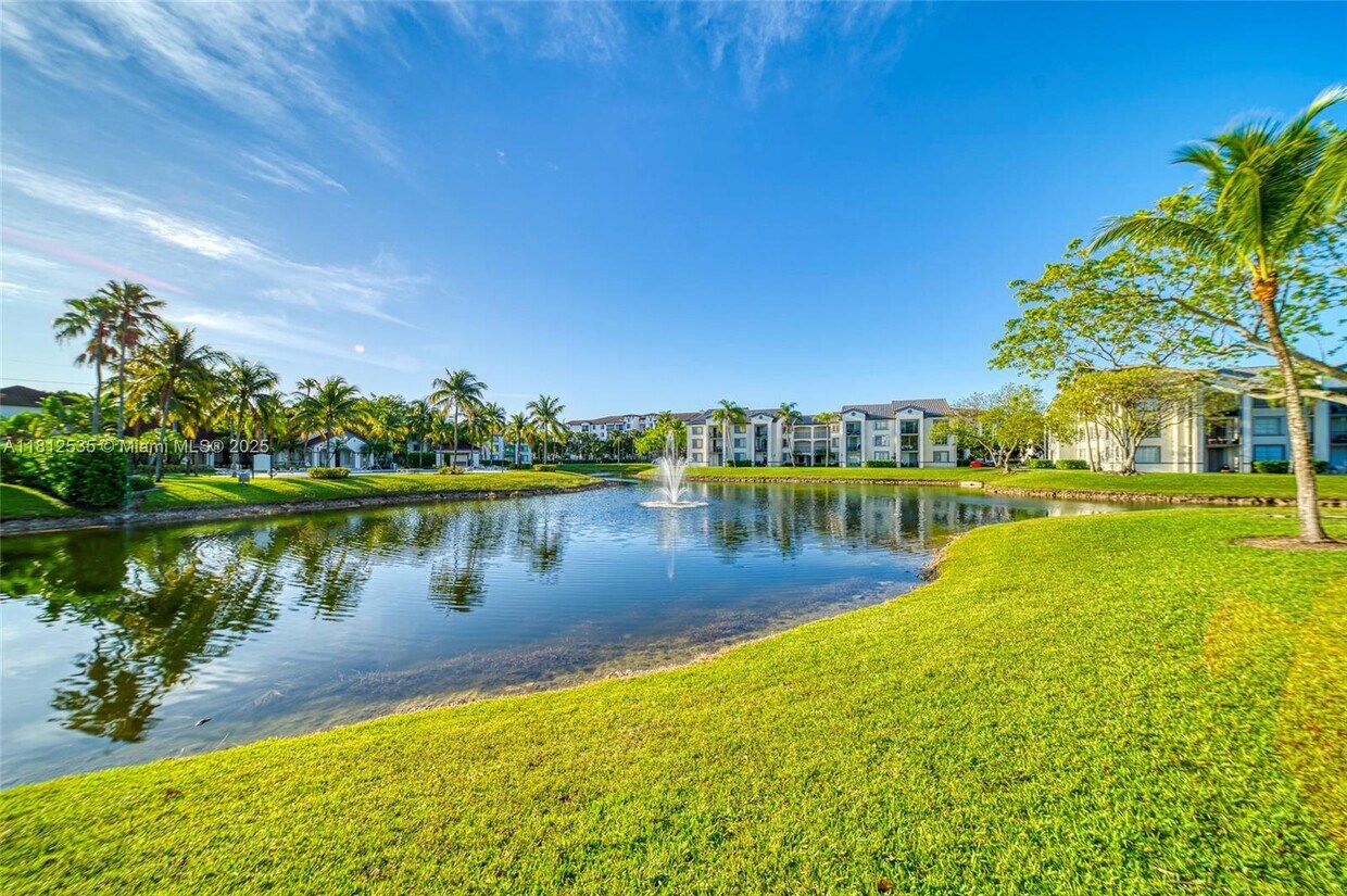 Foto principal - 4540 NW 107th Ave