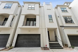 Building Photo - 5648 Larkin St