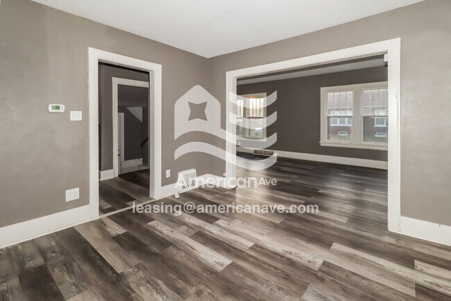 Foto del edificio - 1002 E Victoria St