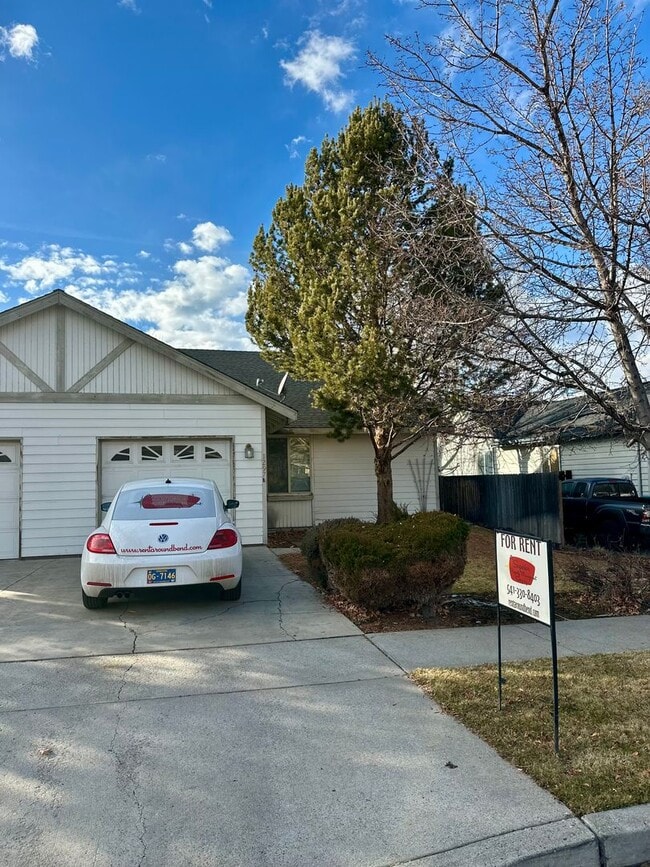 Building Photo - 1297 NE Dawson Dr