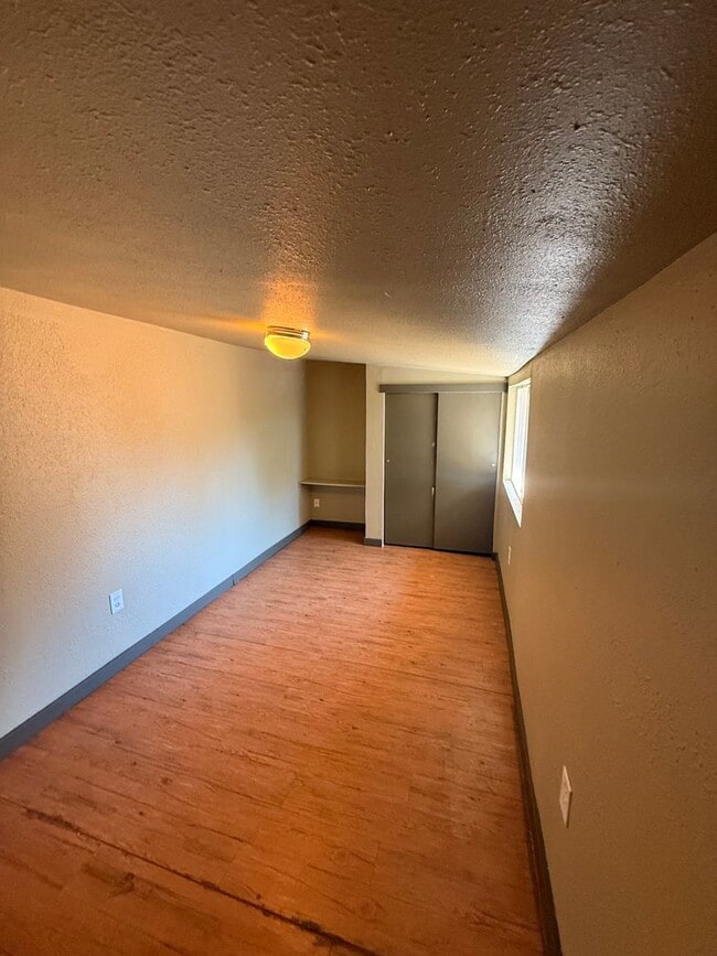 Foto del edificio - Pet Friendly 3 Bdrm 1 Bath 1.8 Miles to OI...