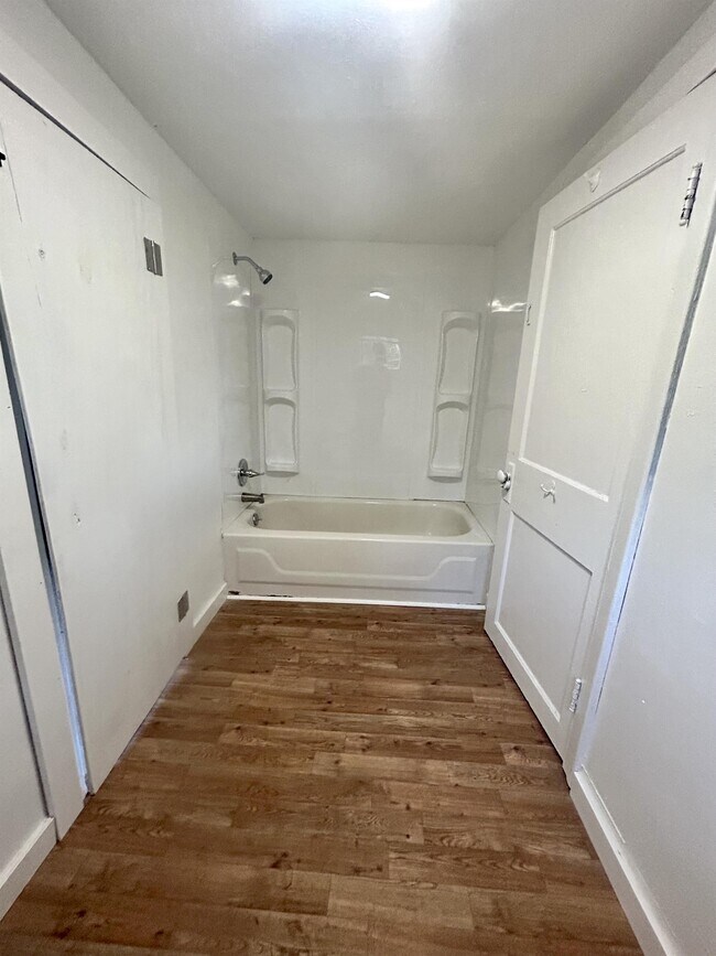Foto del edificio - 1404 Callahan St
