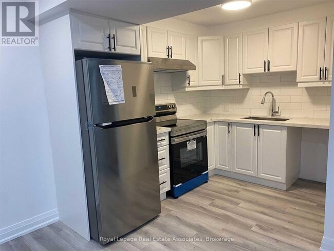 Building Photo - 1562 Upper Ottawa St