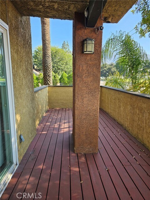 Foto del edificio - 200 W Lime Ave