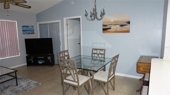 Foto del edificio - 7704 Hillside Ct