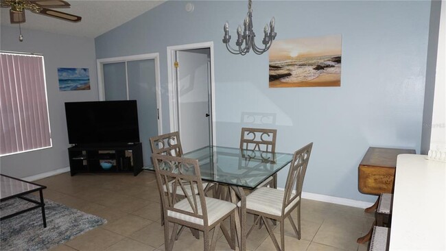 Foto del edificio - 7704 Hillside Ct