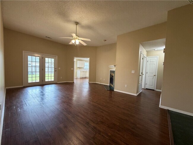 Foto del edificio - 2616 Meadow Lake St