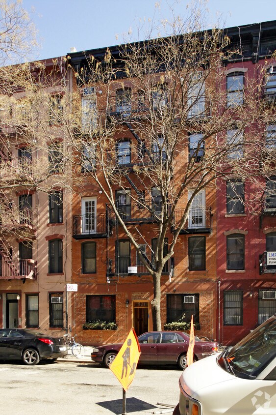 Building Photo - 521 E 5th St