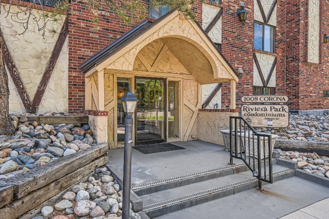 Building Photo - 1008 Corona St