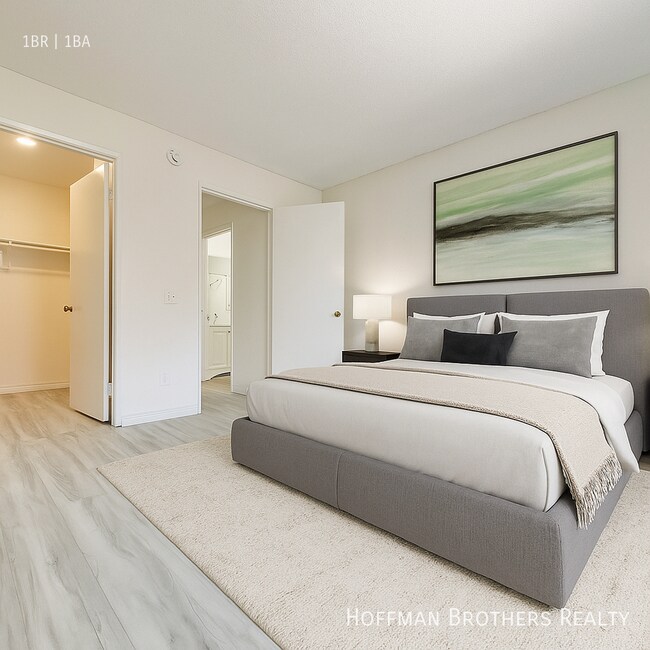 Foto del edificio - 10346 Commerce Ave