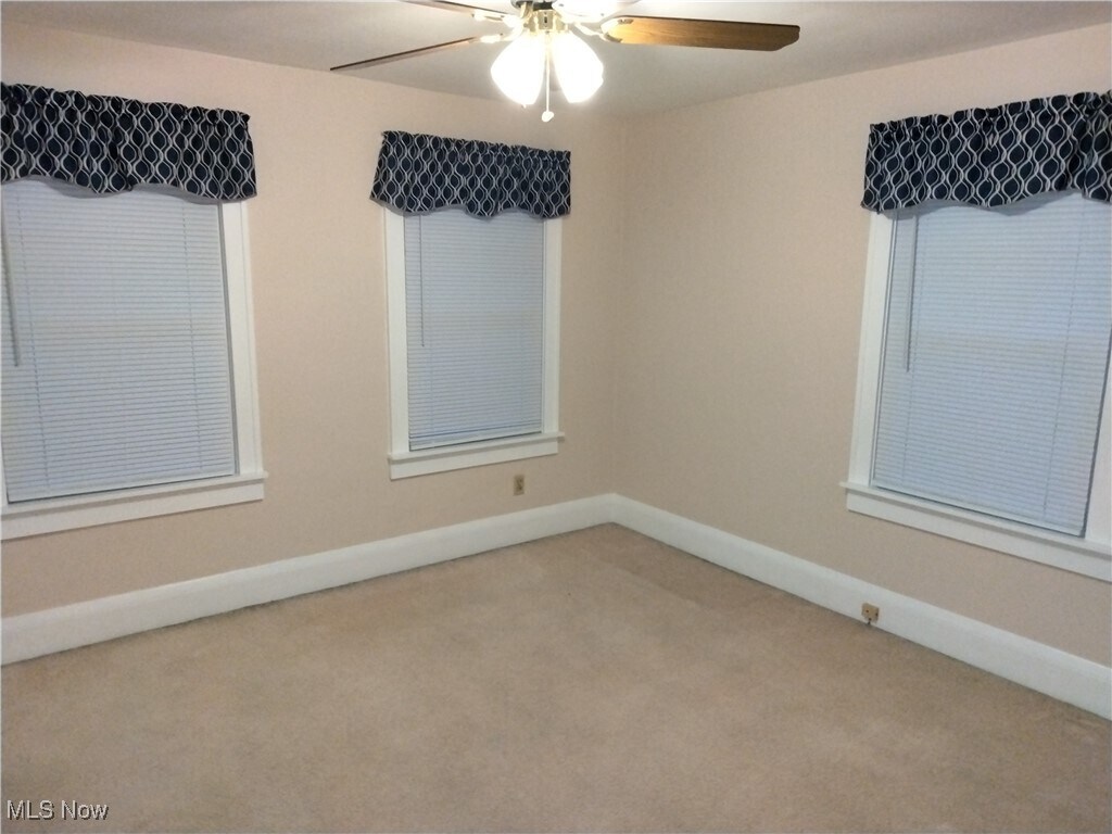 Foto del edificio - 7608 Ridgefield Ave