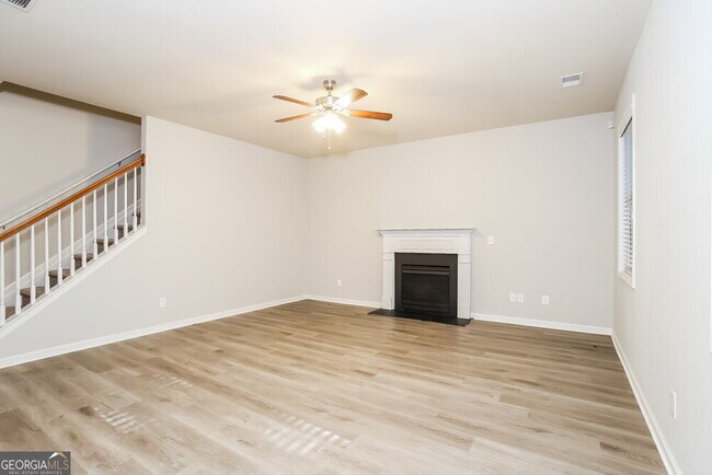 Foto del edificio - 182 Diamond Ridge Ave